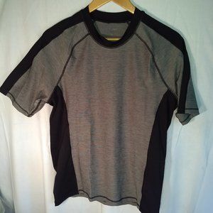 LANDS’ END  Men's Short Sleeve Swim Tee Rash Guard